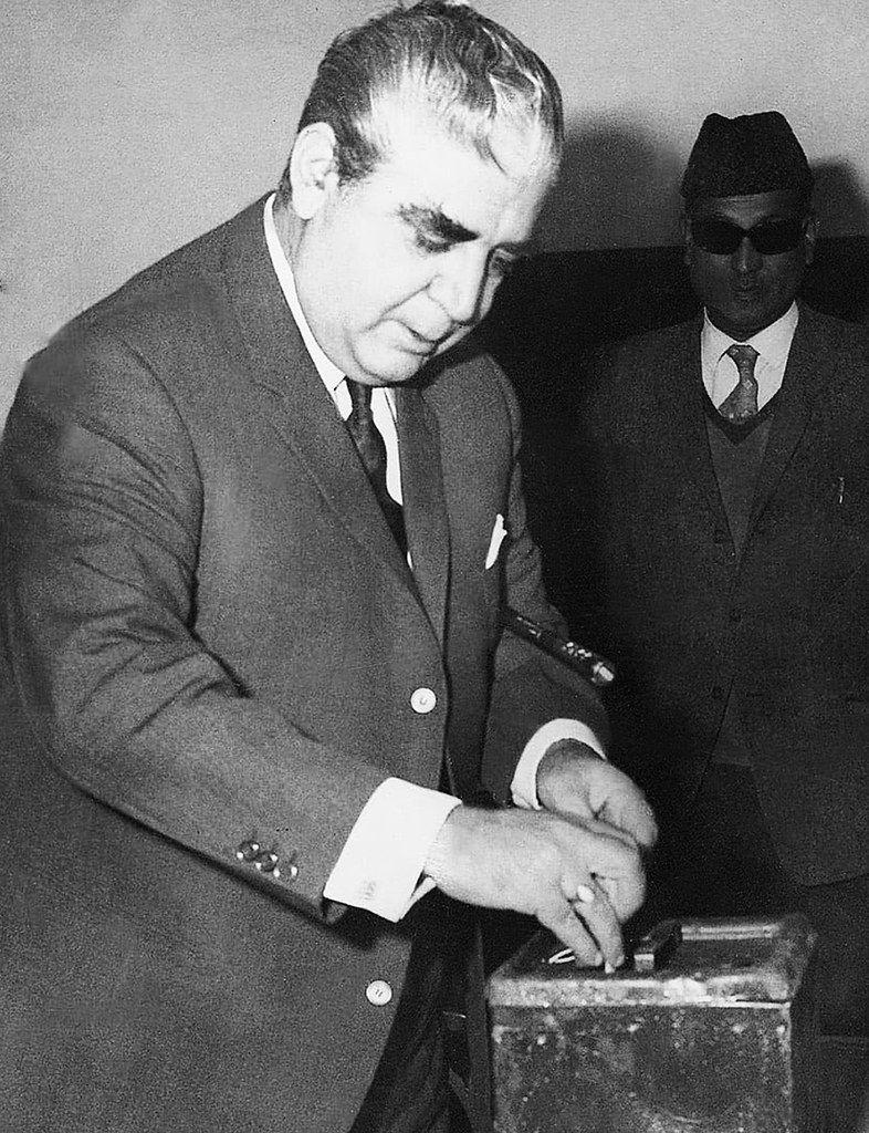 President Yahya casting his vote