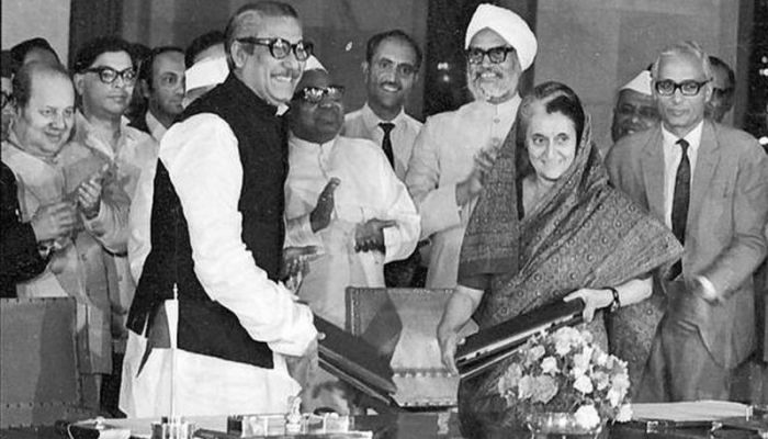 Mujib with Indira Gandhi